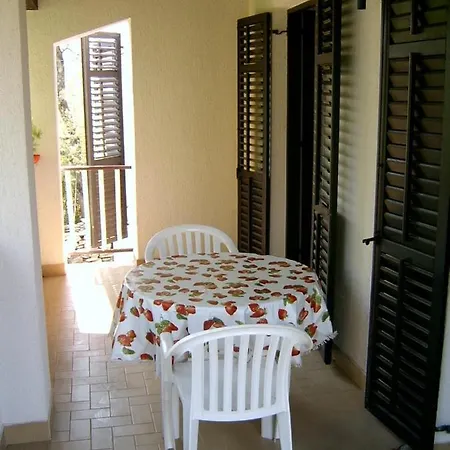 Apartments Romano *