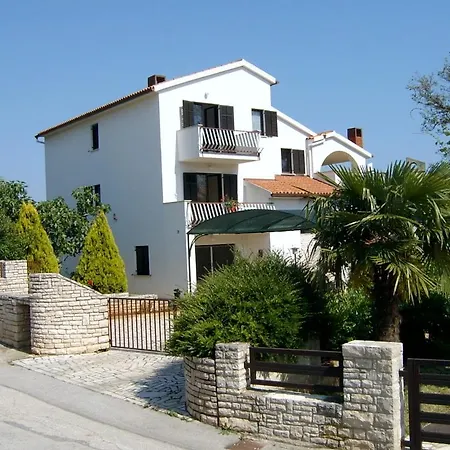 Apartments Romano Apartment *