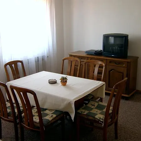 Apartments Romano Διαμέρισμα *