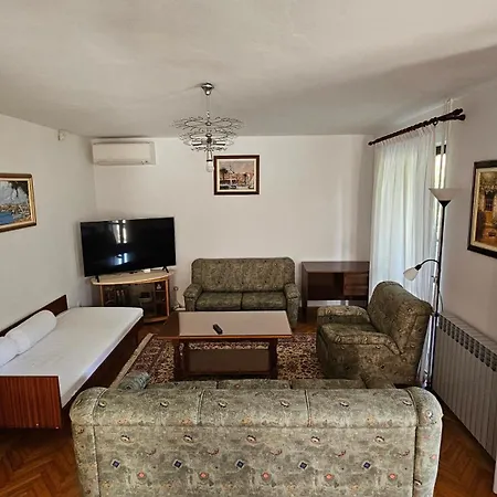 Daire Apartments Romano