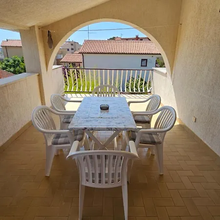 Apartments Romano *