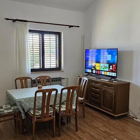 Apartments Romano *